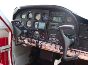 1968 Cessna 177 Cardinal Forsale Airmart (6)