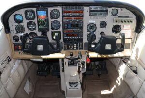 1977 Cessna 210m Centurion Forsale Airmart (18)