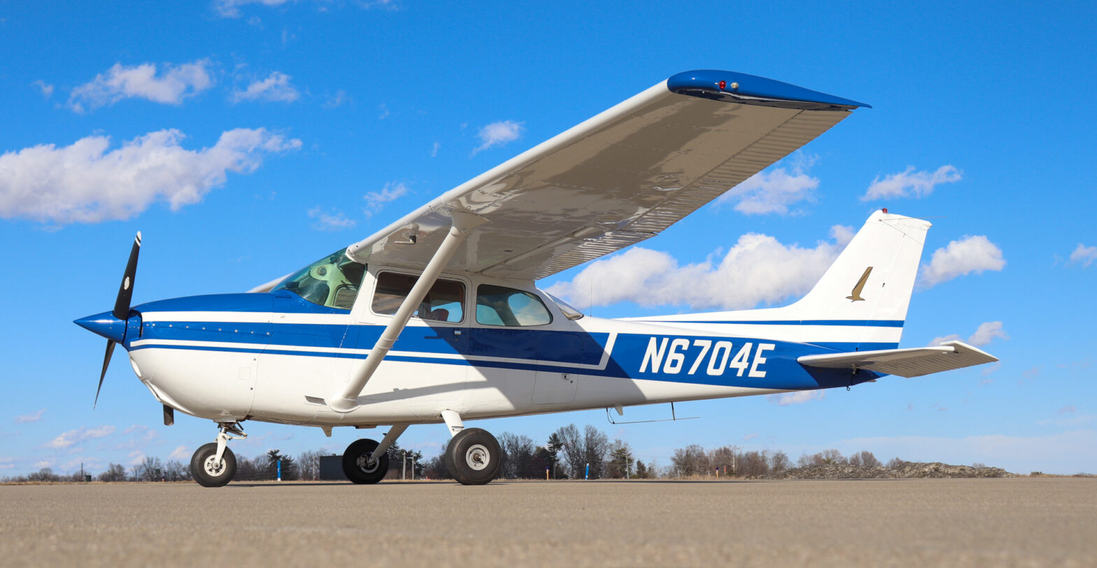 Cessna 172N Skyhawk N6704E