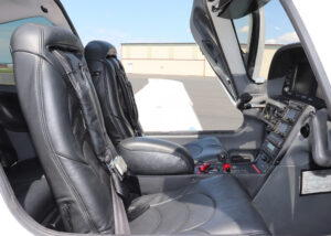 Front Seats N421cd