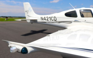 Right Wingtip N421cd