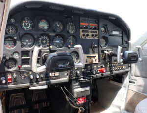 1977 Cessna 177 Cardinal Forsale Airmart (6)