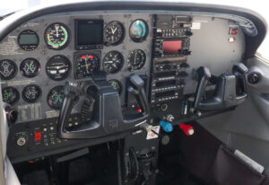 1999 Cessna 182s Skylane Forsale Airmart (4)