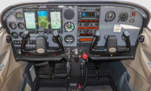 2000 Cessna 172s Skyhawk Forsale Airmart (1)