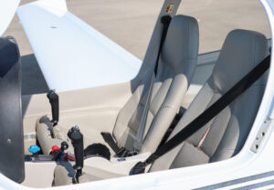 2005 Diamond Da40 Forsale Airmart (5)