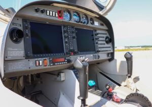 2005 Diamond Da40 Forsale Airmart (9)