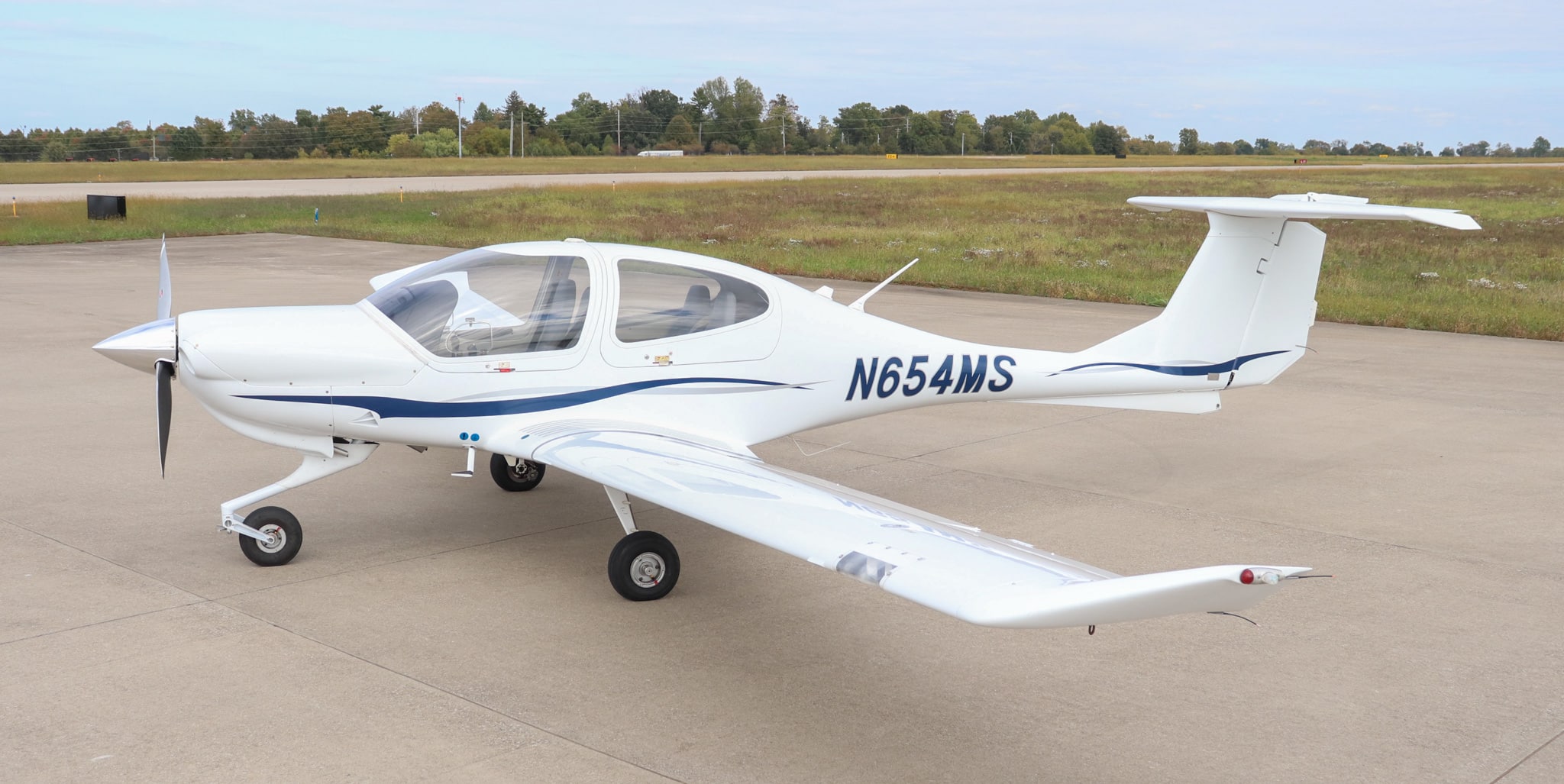 Diamond DA40 XL N654MS