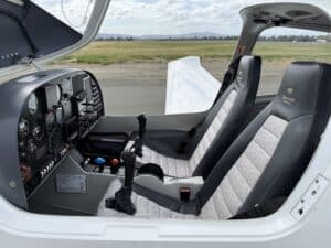 2001 Diamond Da40 Forsale Airmart (12)