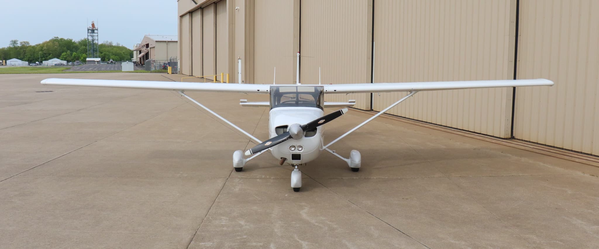 1975 Cessna 172m Skyhawk Forsale Airmart (2)