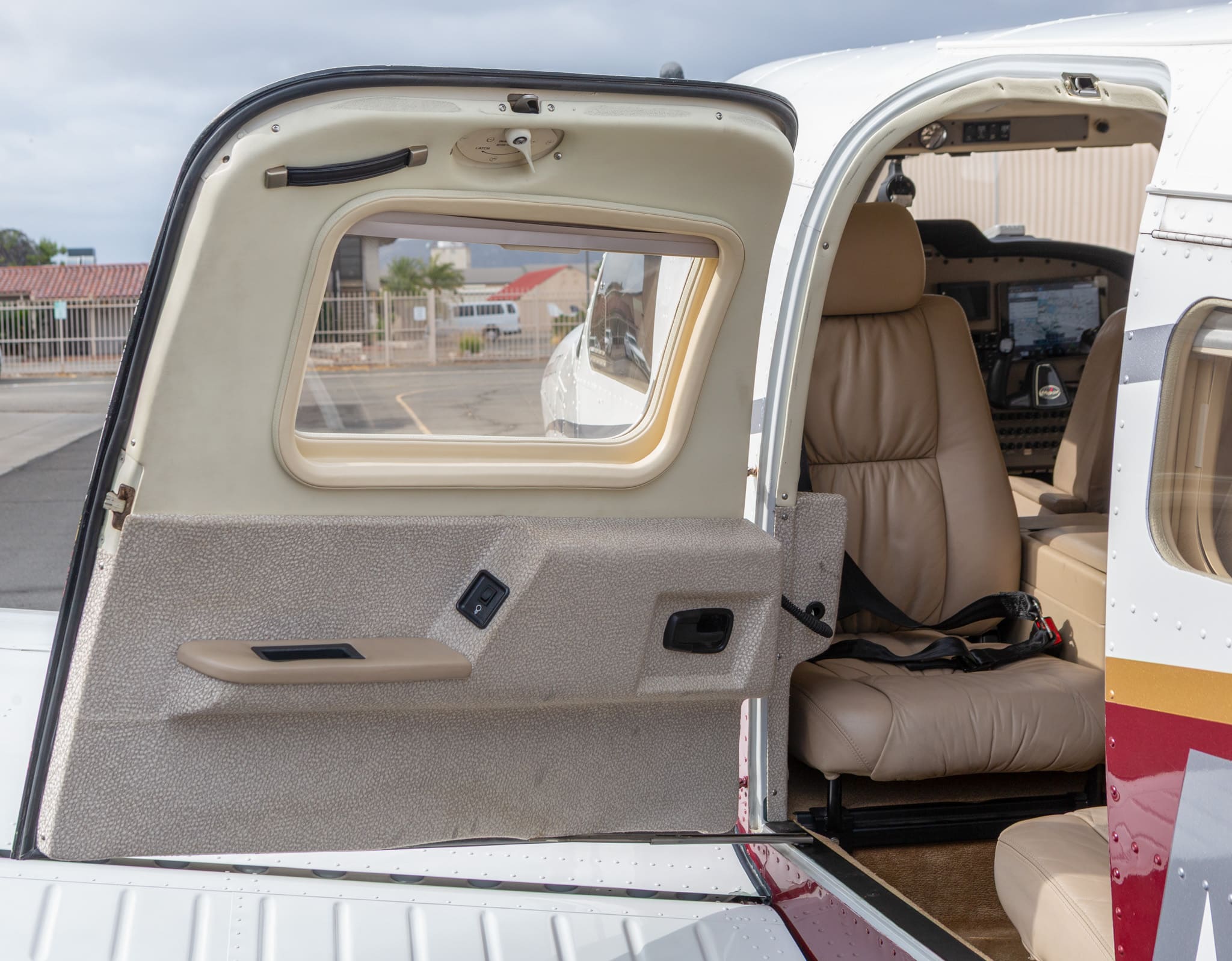 2002 Piper Saratoga Iitc Forsale Airmart (17)