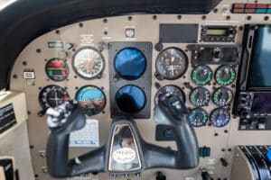 2002 Piper Saratoga Iitc Forsale Airmart (31)