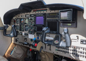 2002 Piper Saratoga Iitc Forsale Airmart (6)