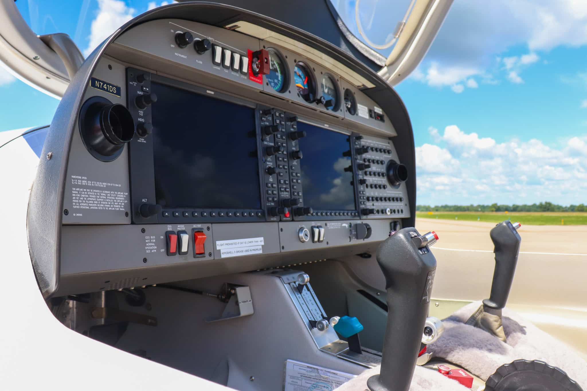 2007 Diamond Da40 Forsale Airmart (8)