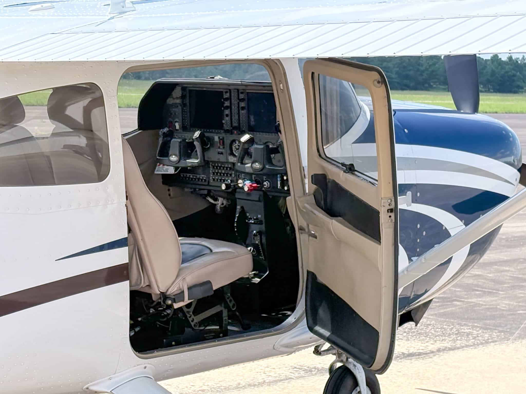2010 Cessna 182t Skylane Forsale Airmart (6)